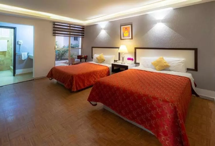 فندق Del Valle Inn