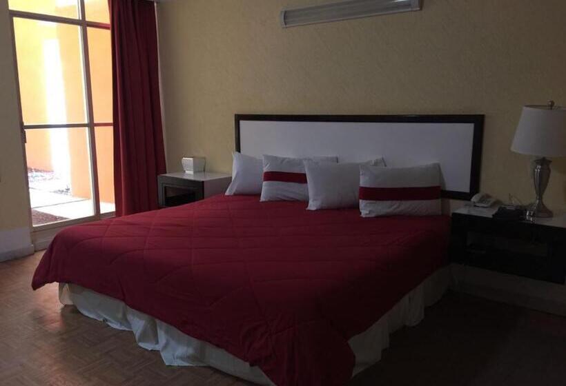 Отель Del Valle Inn