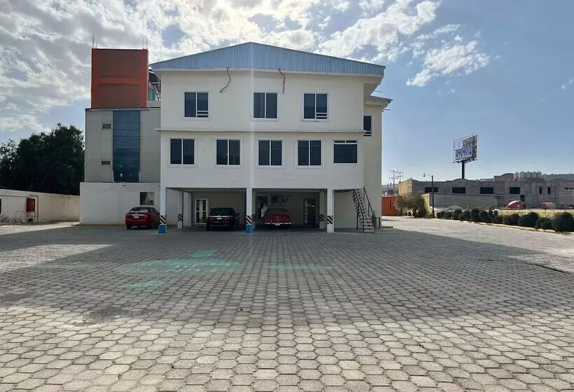 فندق Del Valle Inn