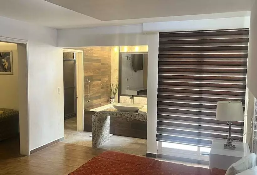 فندق Del Valle Inn