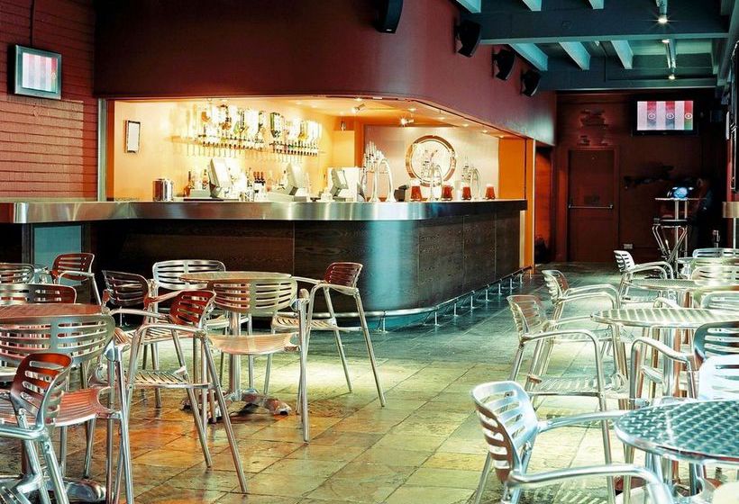 فندق Keynes College