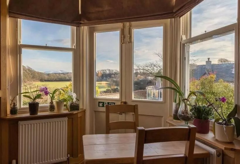 Отель Lutwidge Arms