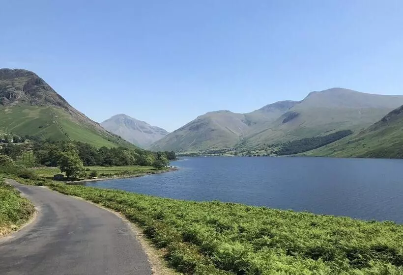 Отель Lutwidge Arms