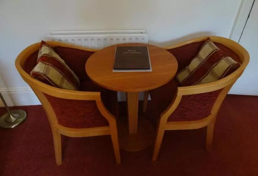 Отель Lutwidge Arms