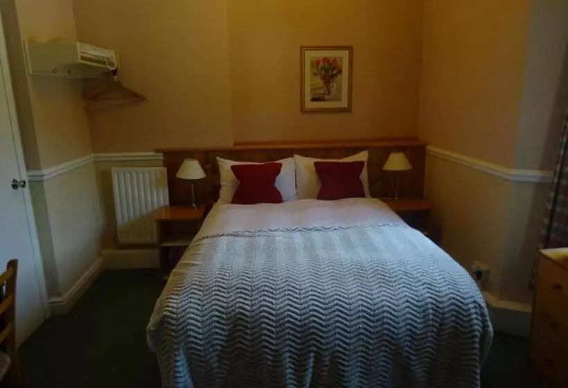 Отель Lutwidge Arms