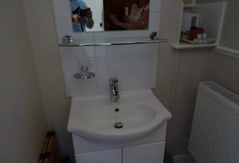 Отель Lutwidge Arms