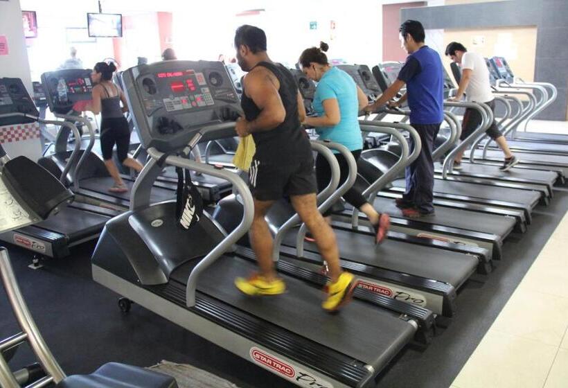 ホテル Real Zapopan