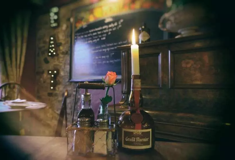 ホテル The Castle Arms Inn