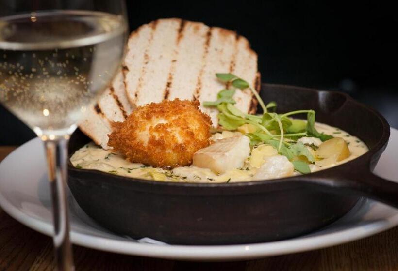 בית מלון כפרי The Crown Guest House