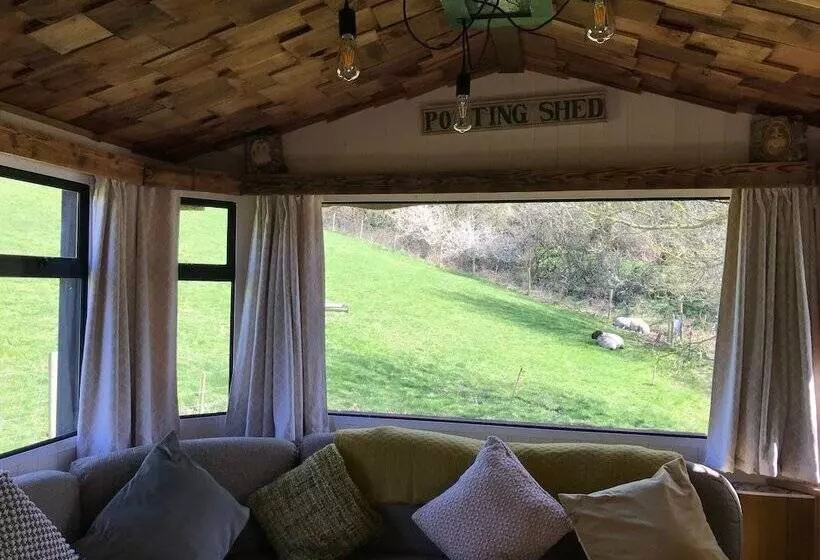 호텔 The Vobster Inn