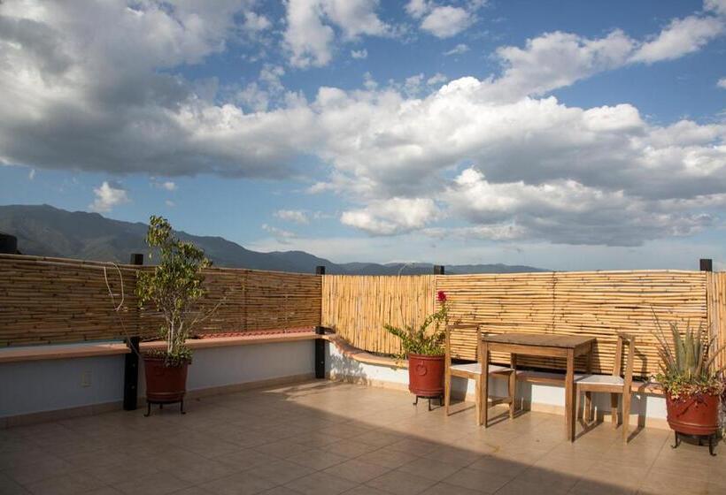 Отель Un Sueño Valle De Huajes