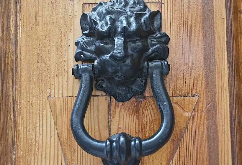 Malagaurbanrooms  Central Suites