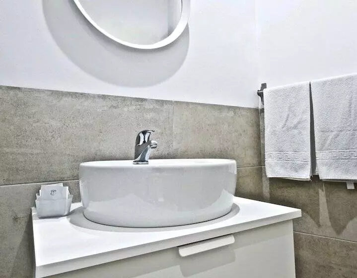 Malagaurbanrooms  Central Suites