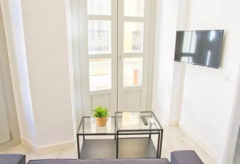 Malagaurbanrooms  Central Suites