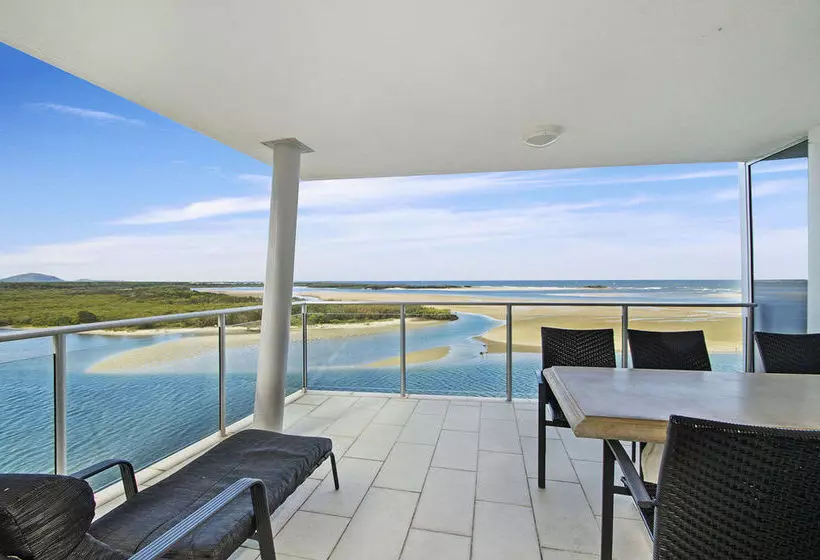 Waves Maroochy River