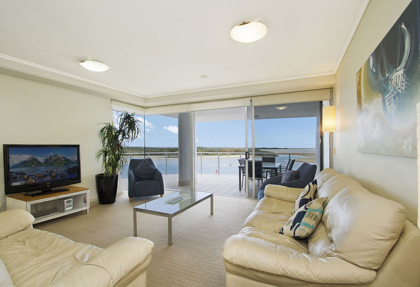 Waves Maroochy River