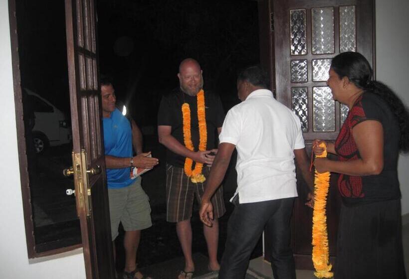 Miheen Hotel & Resort   Anuradhapura