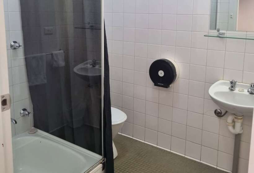 Blue Gums Hotel Motel