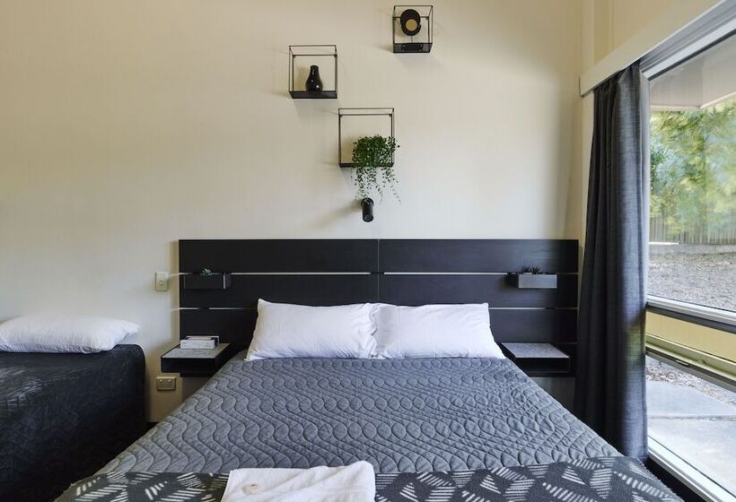 Blue Gums Hotel Motel