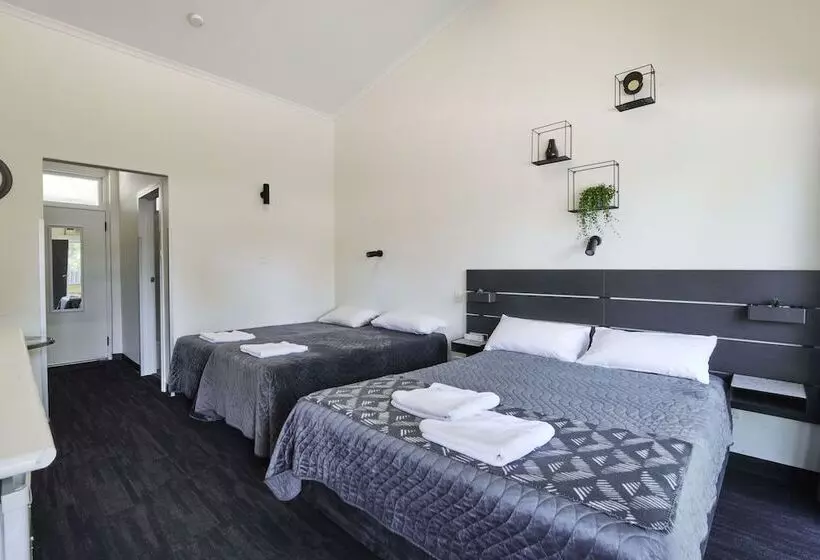 Blue Gums Hotel Motel