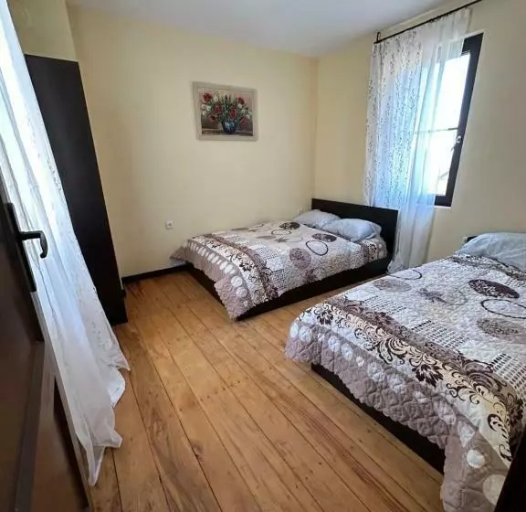 Majatalo къщи за гости зелената долина