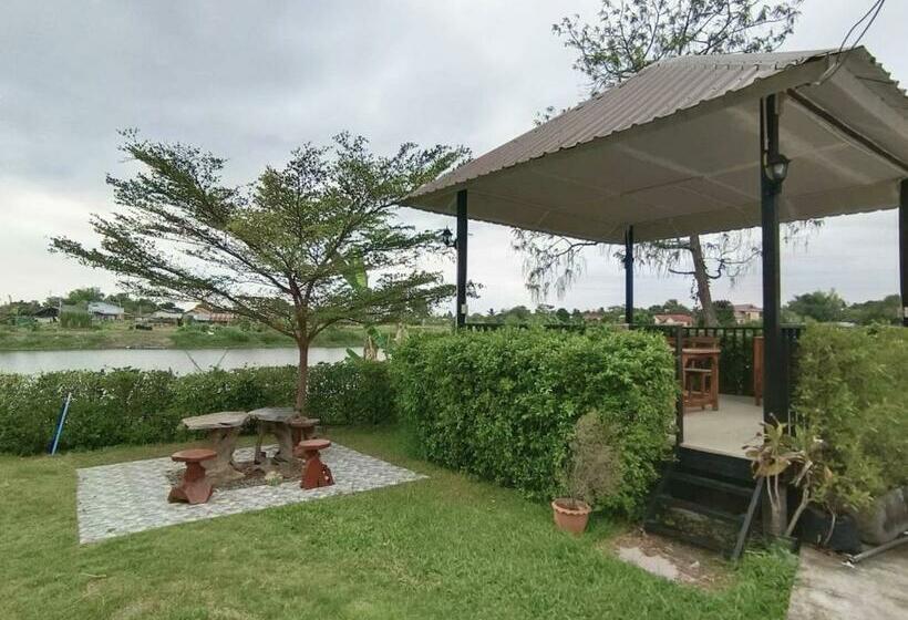 リゾートホテル เรือนจำปา