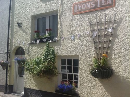 Holly Cottage Vintage B&b