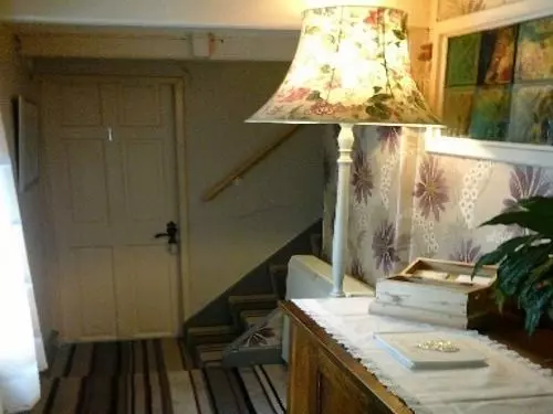 Holly Cottage Vintage B&b