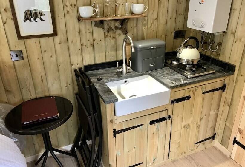 민박 Highland Bear Lodge & Luxury Bear Huts