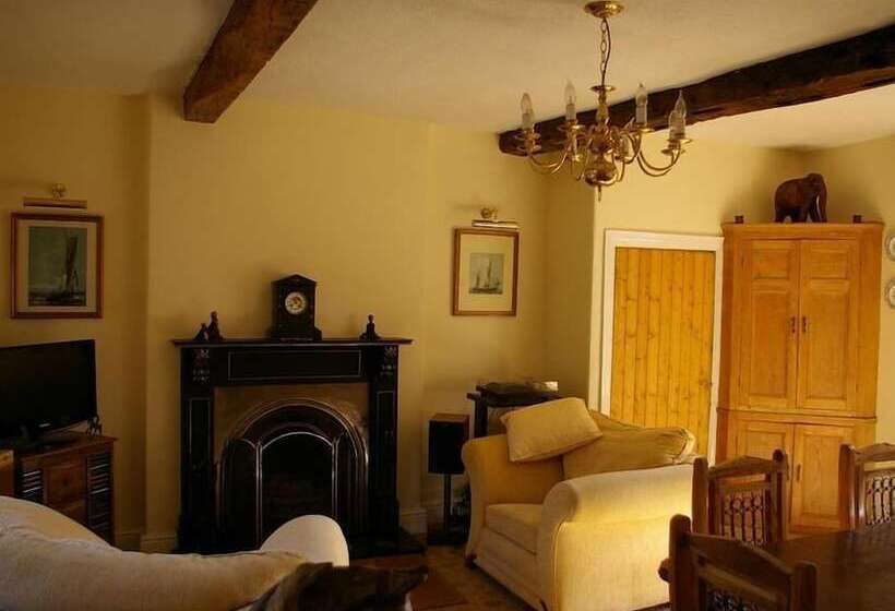 住宿加早餐  The Grange