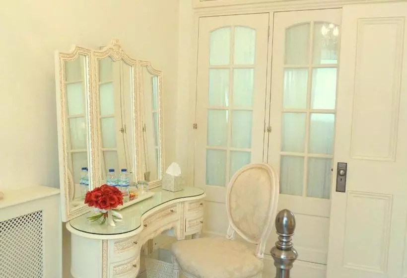 Tramontane Apartment At Hesketh Crescent