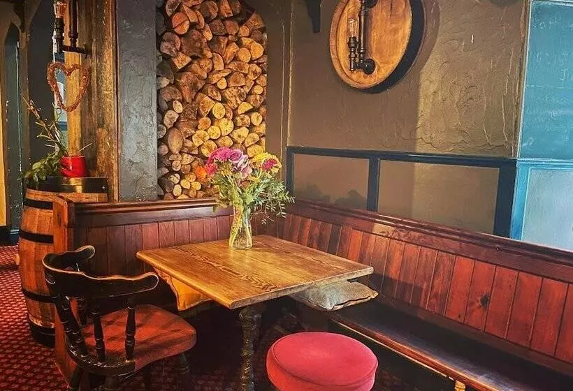 Отель Cottage Inn