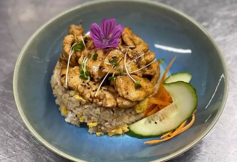 Отель Cottage Inn