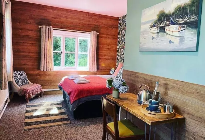 Отель Cottage Inn