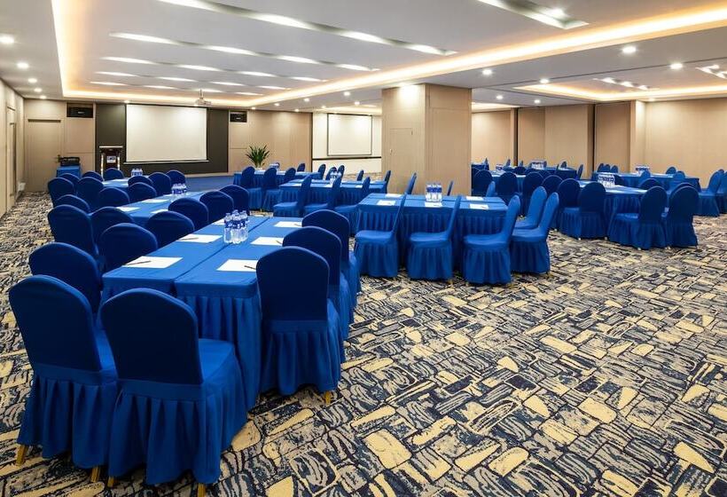 Hotel Holiday Inn Express Shenyang North Station, An Ihg