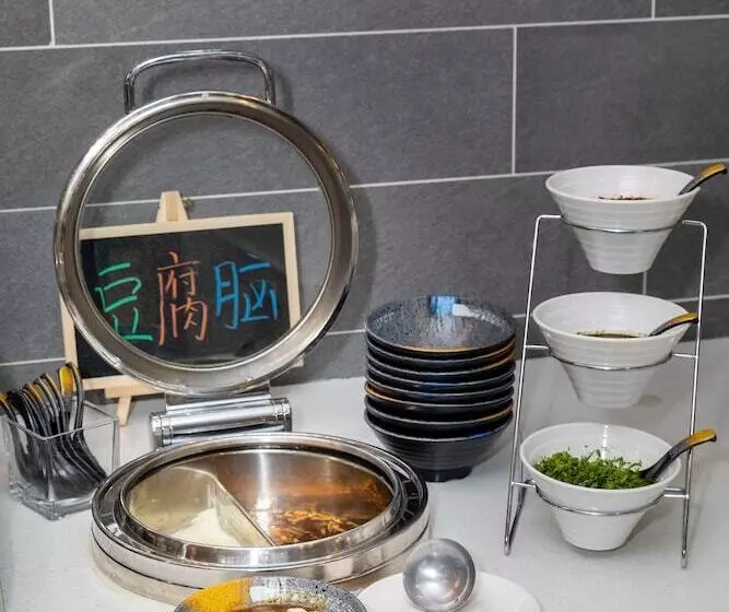 فندق Holiday Inn Express Shenyang North Station, An Ihg