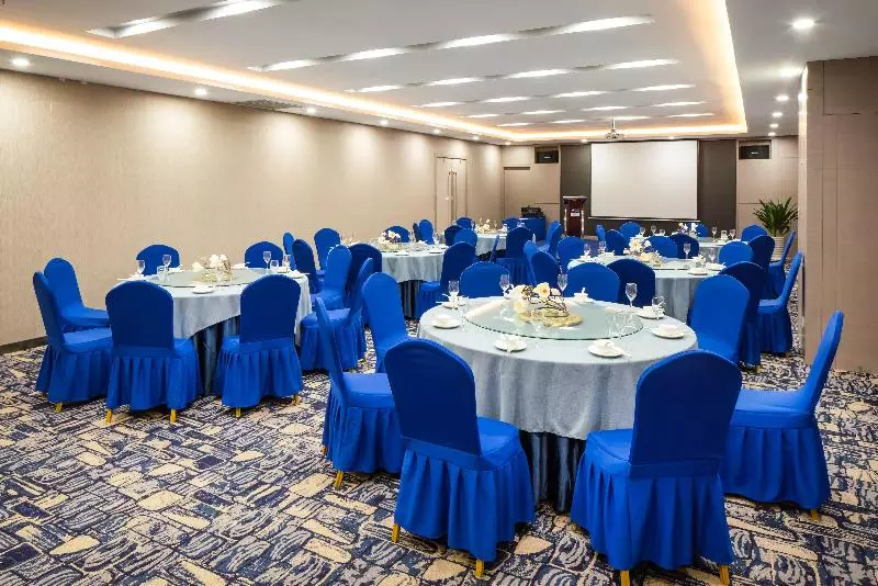 فندق Holiday Inn Express Shenyang North Station, An Ihg