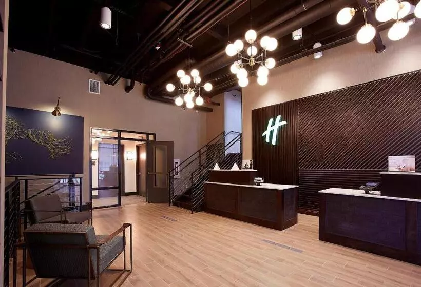 Отель Holiday Inn Express & Suites Louisville Downtown By Ihg