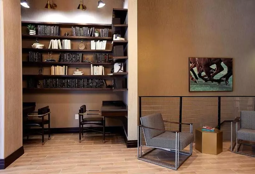 Отель Holiday Inn Express & Suites Louisville Downtown By Ihg