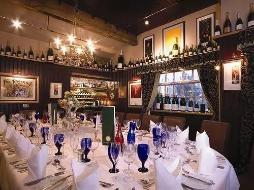 فندق The Three Acres Inn & Restaurant