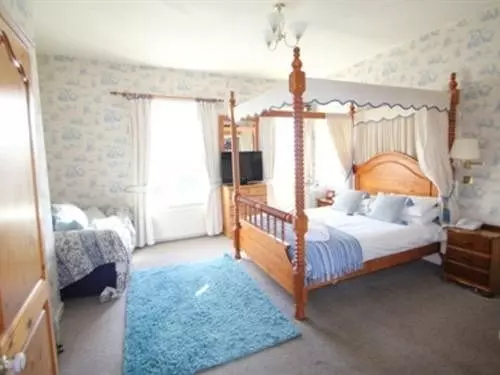 فندق The Three Acres Inn & Restaurant