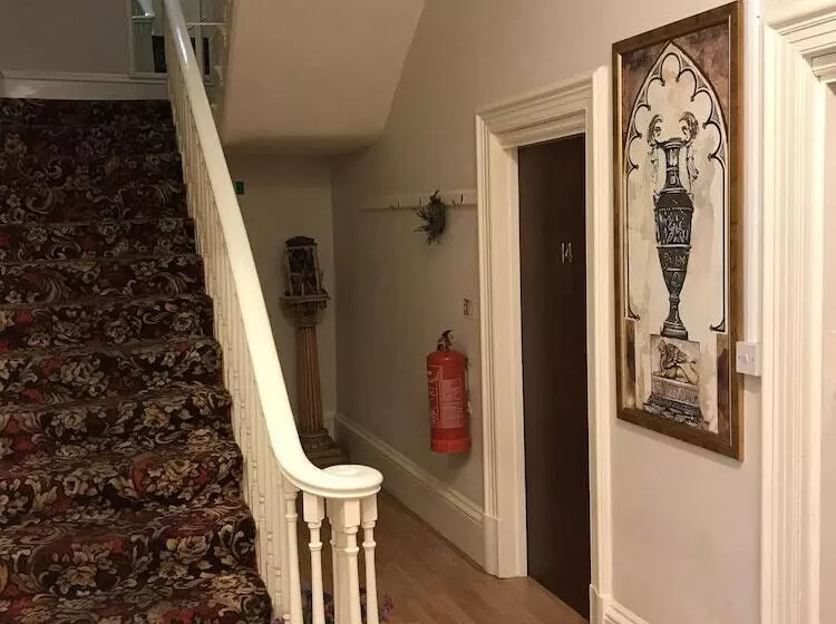 پانسیون Albemarle