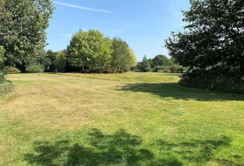 بنسيون Munden House