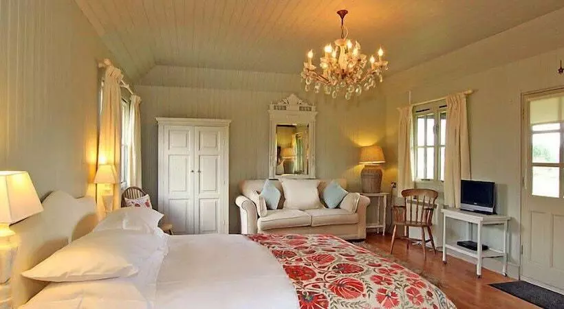 بنسيون Munden House