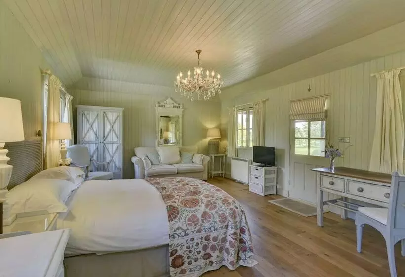 بنسيون Munden House