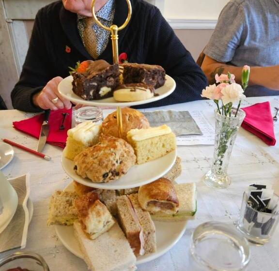 بنسيون The Harp Freehouse And Guesthouse