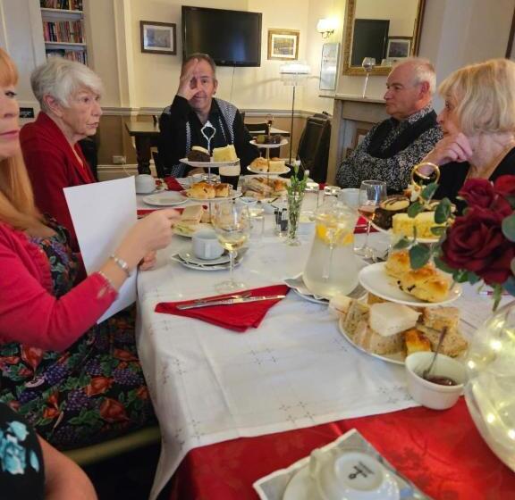 بنسيون The Harp Freehouse And Guesthouse