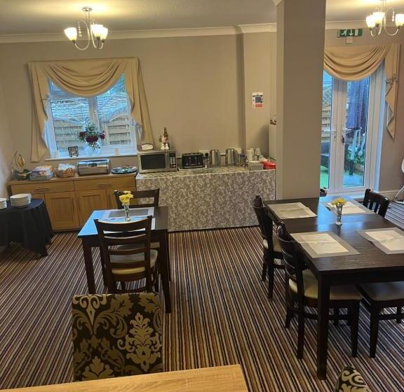 بنسيون The Harp Freehouse And Guesthouse