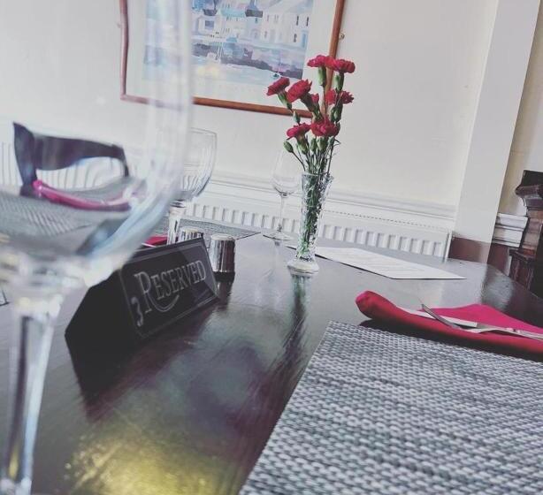 بنسيون The Harp Freehouse And Guesthouse