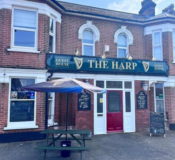 بنسيون The Harp Freehouse And Guesthouse